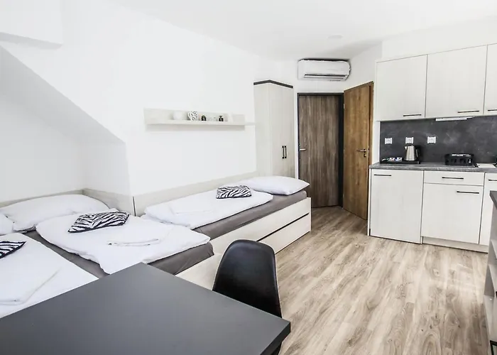 U Plaze 3*